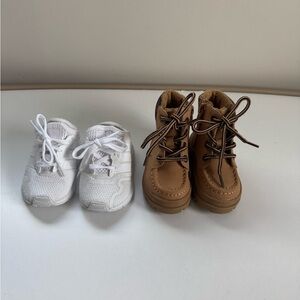 Set of two baby shoes